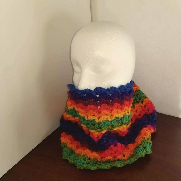 Rainbow Colorful Knit Cowl Scarf Hand Knitted Unisex - Picture 3 of 5